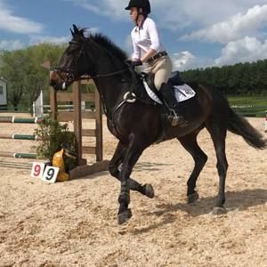 Meet your Posher, Kira